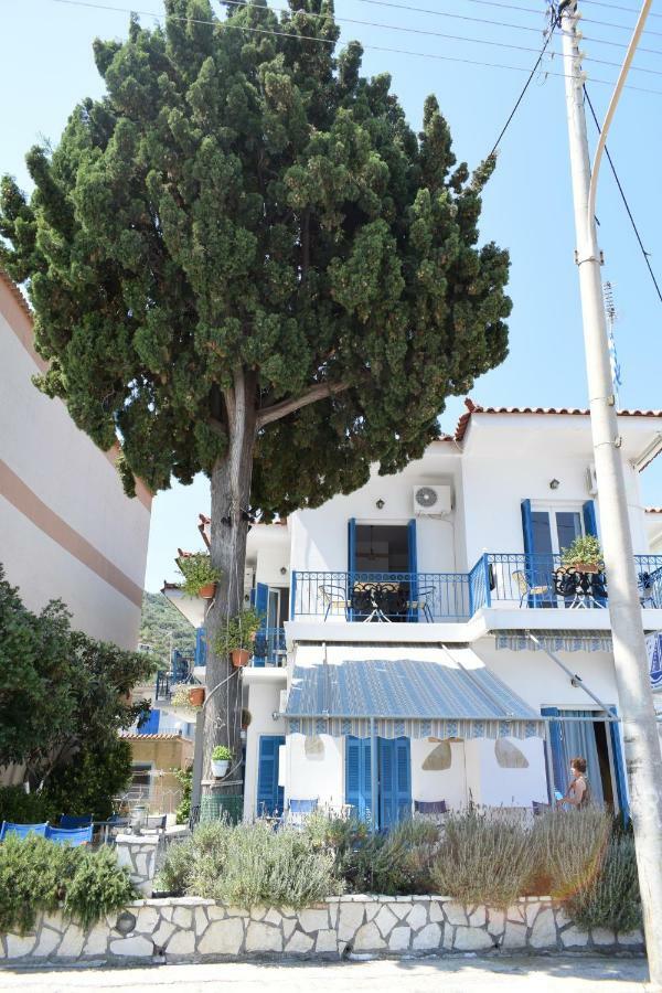 Oceanis Hotel Тирос Экстерьер фото